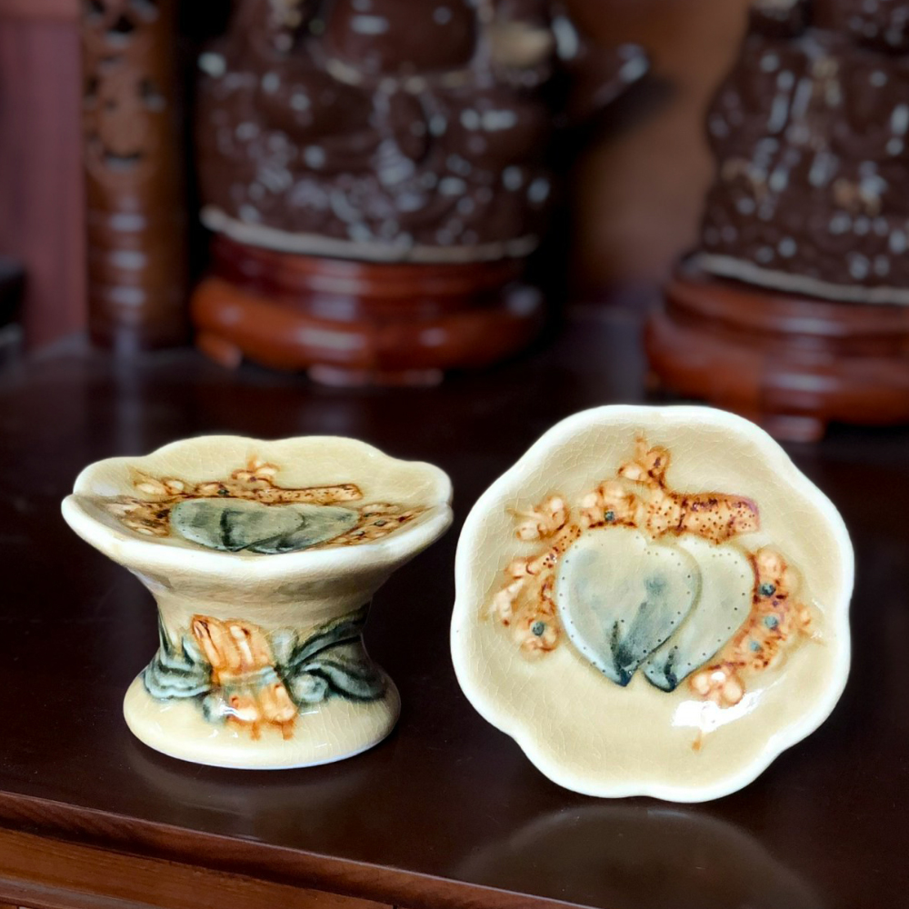 Chân nến đồ thờ cúng màu vàng gốm sứ Bát Tràng